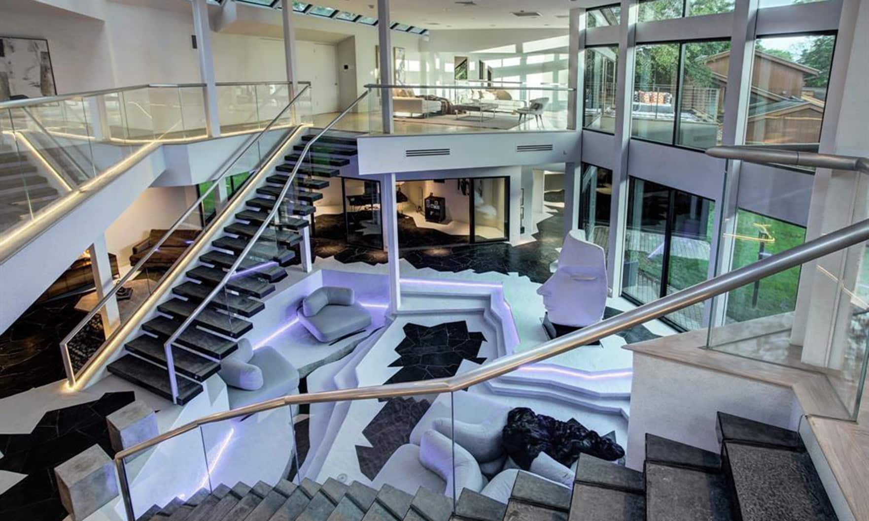 Famed “Darth Vader” house on the market again in Houston Houston